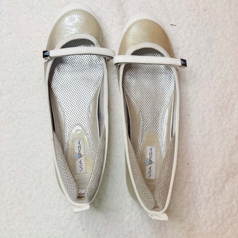 Via Spiga Betray Size 6.5 Silver Grey Flats
